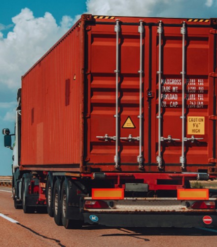 Camião de transporte de carga da Vilsan Logistics